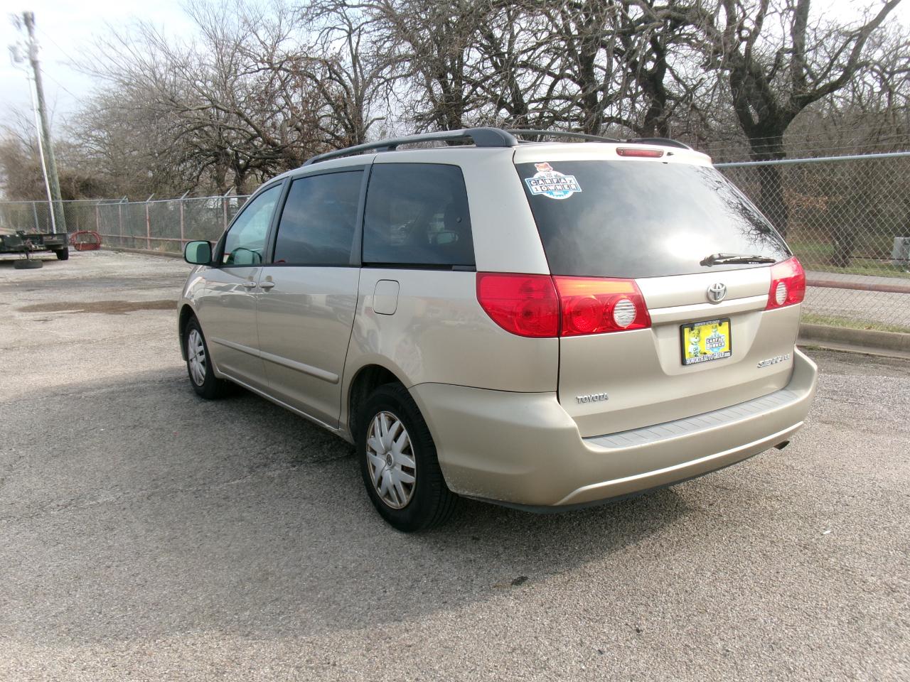 Toyota Sienna LE FWD 8-Passenger Seating 2008
