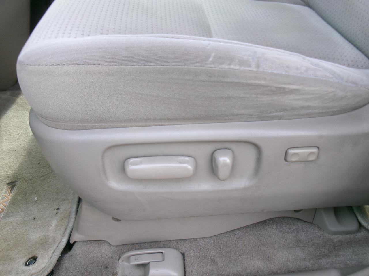 Toyota Sienna LE FWD 8-Passenger Seating 2008