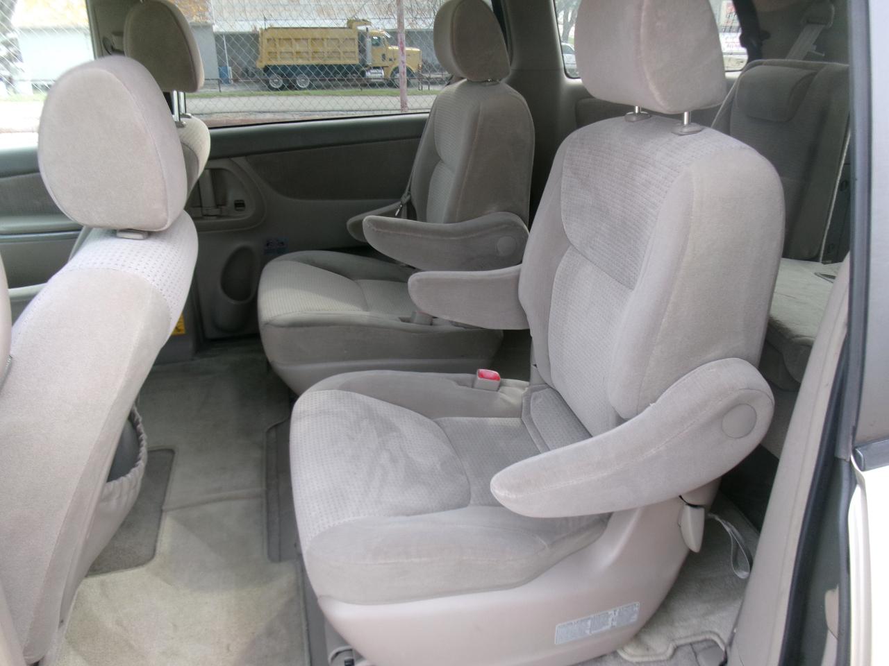 Toyota Sienna LE FWD 8-Passenger Seating 2008