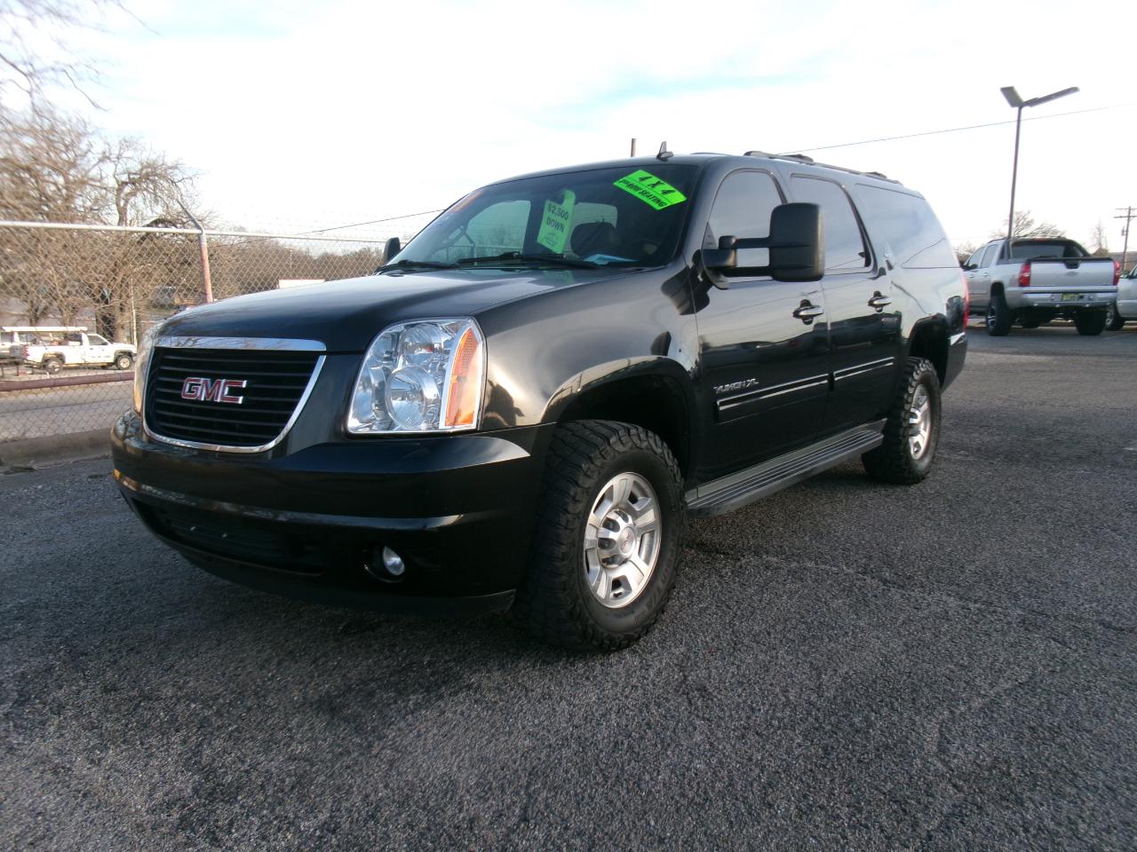 GMC Yukon XL SLT-1 3/4 Ton 4WD 2011