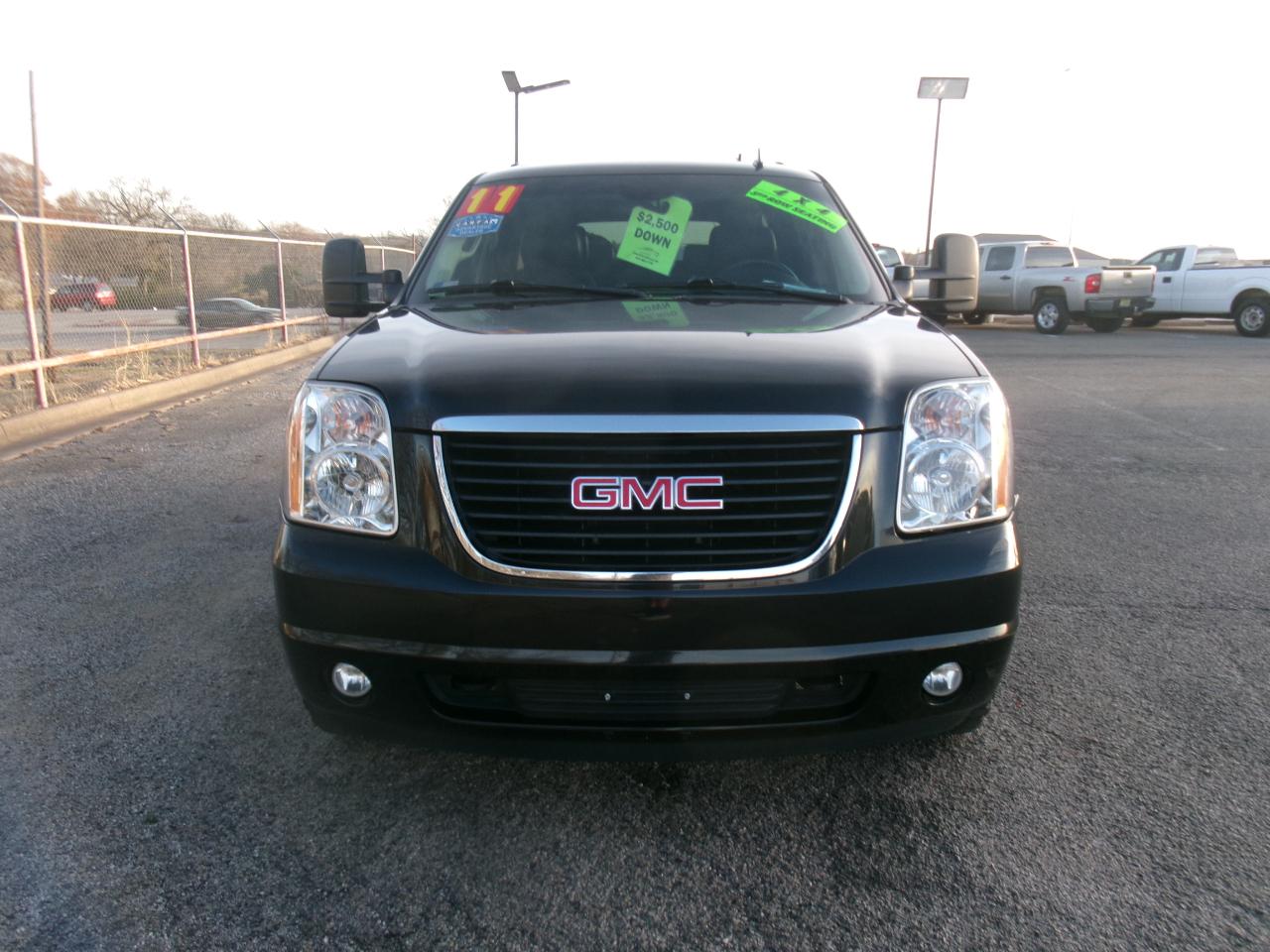 GMC Yukon XL SLT-1 3/4 Ton 4WD 2011