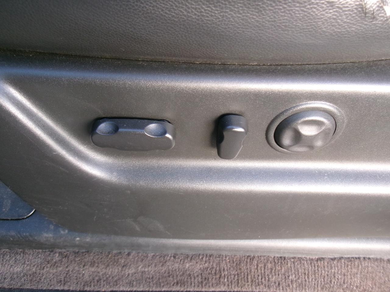 GMC Yukon XL SLT-1 3/4 Ton 4WD 2011