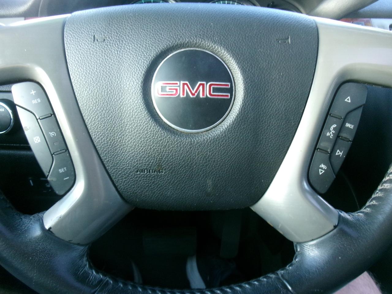 GMC Yukon XL SLT-1 3/4 Ton 4WD 2011