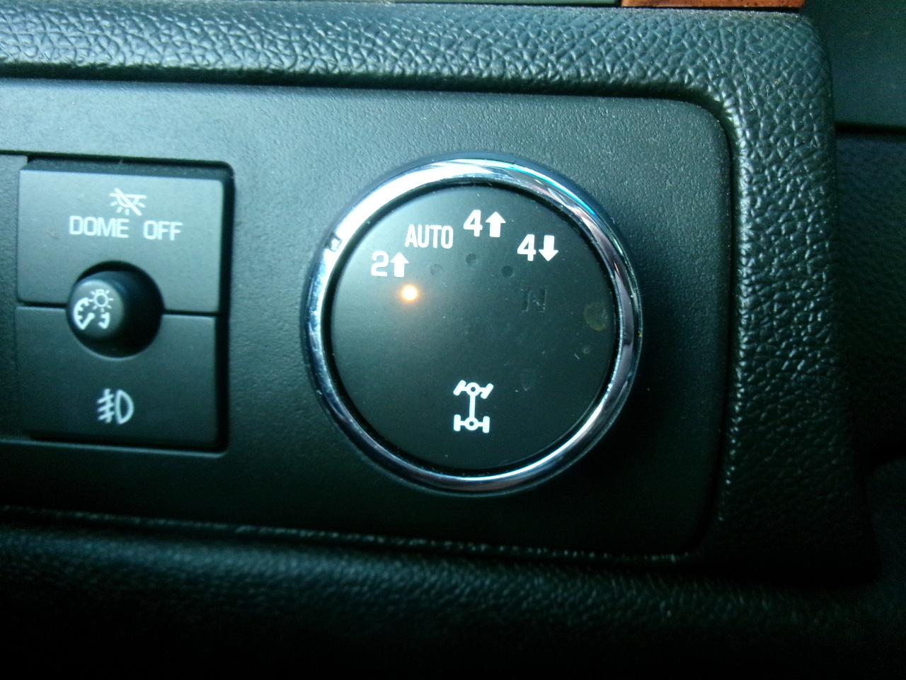 GMC Yukon XL SLT-1 3/4 Ton 4WD 2011