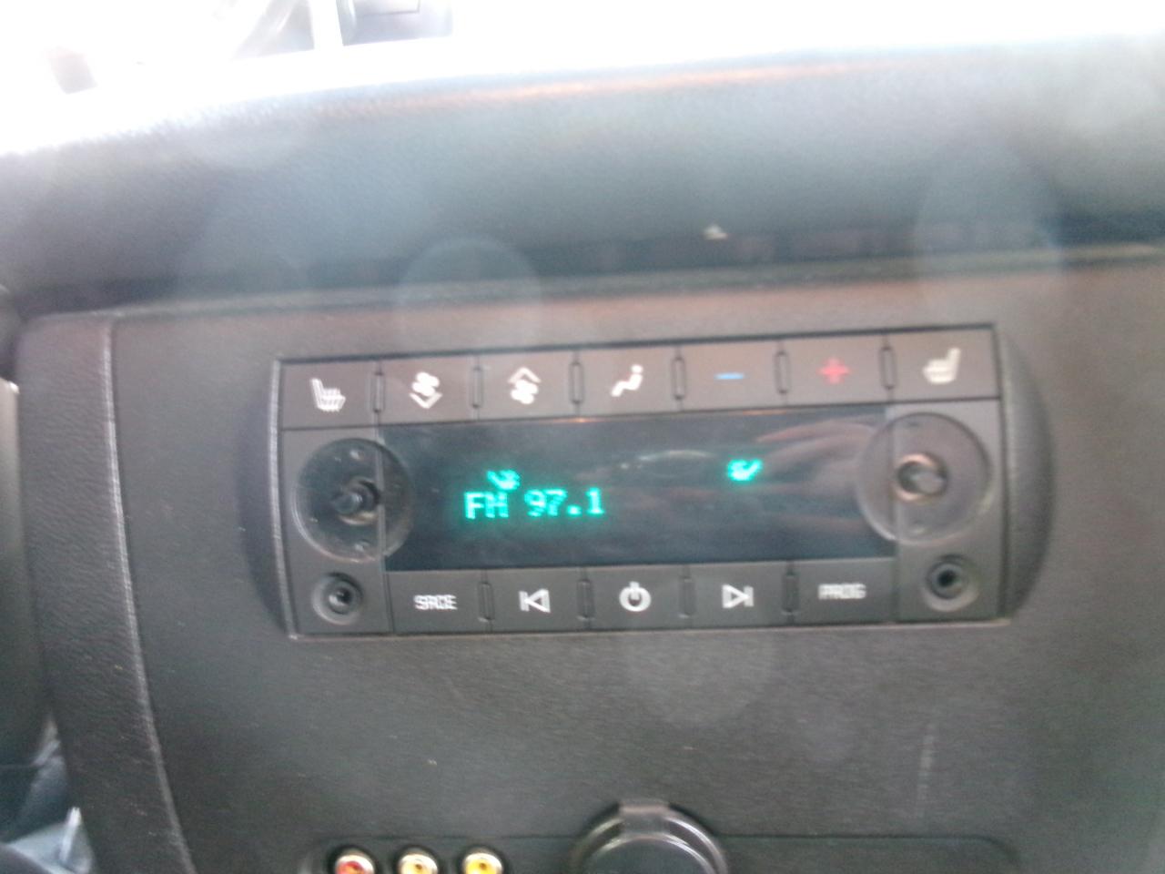 GMC Yukon XL SLT-1 3/4 Ton 4WD 2011