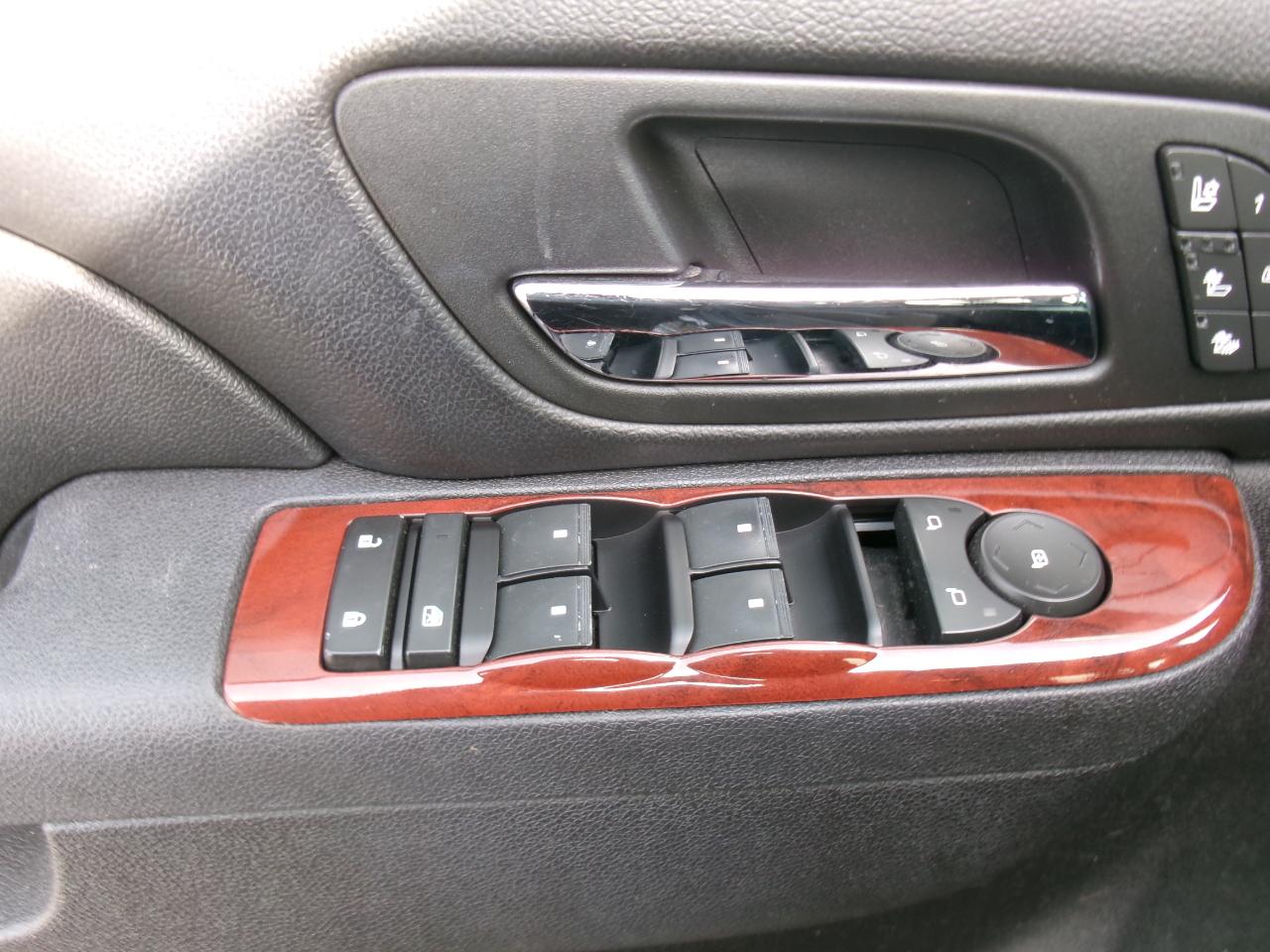 GMC Yukon XL SLT-1 3/4 Ton 4WD 2011