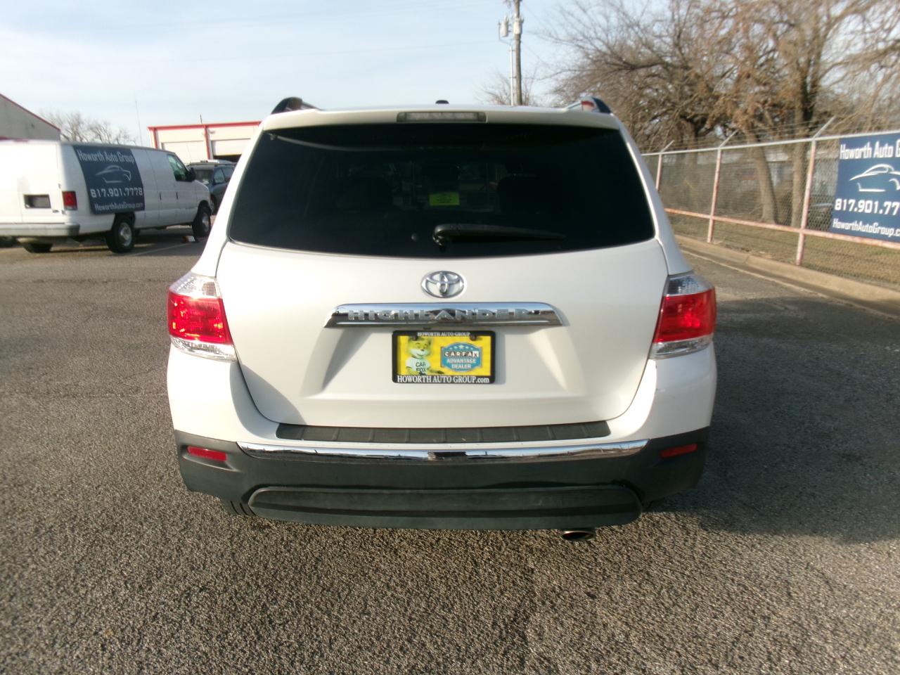 Toyota Highlander Limited 2WD 2011