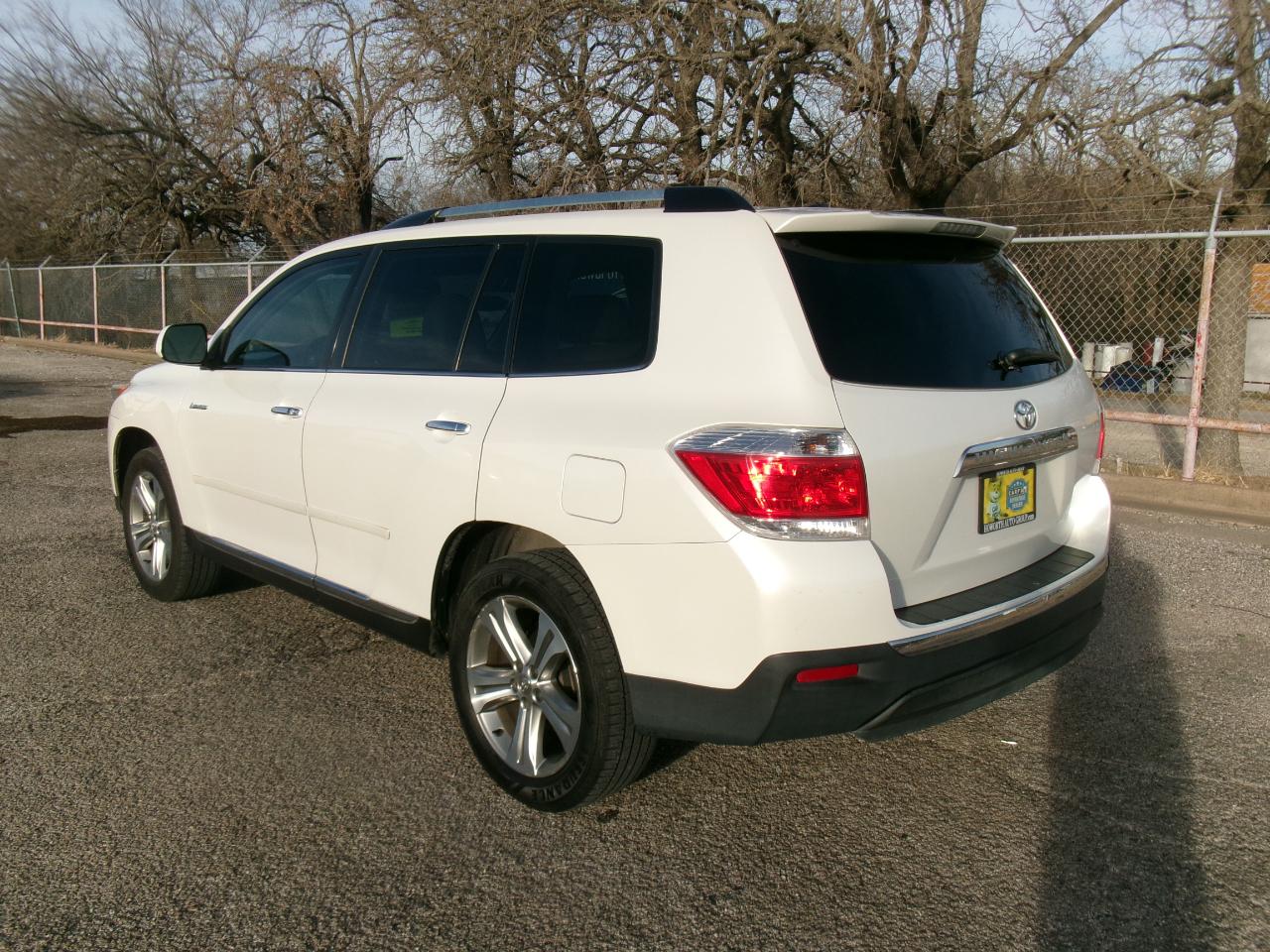 Toyota Highlander Limited 2WD 2011