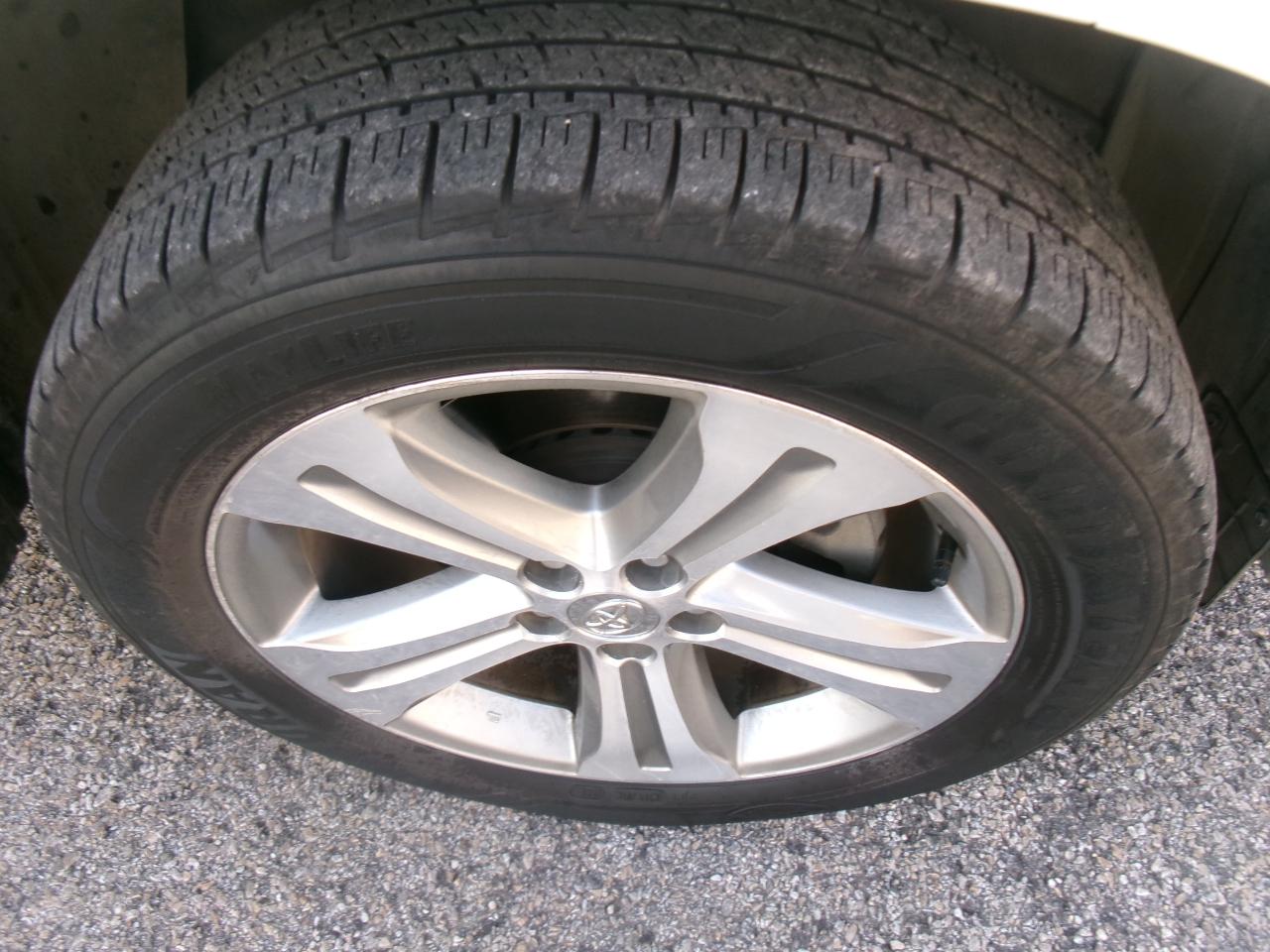 Toyota Highlander Limited 2WD 2011