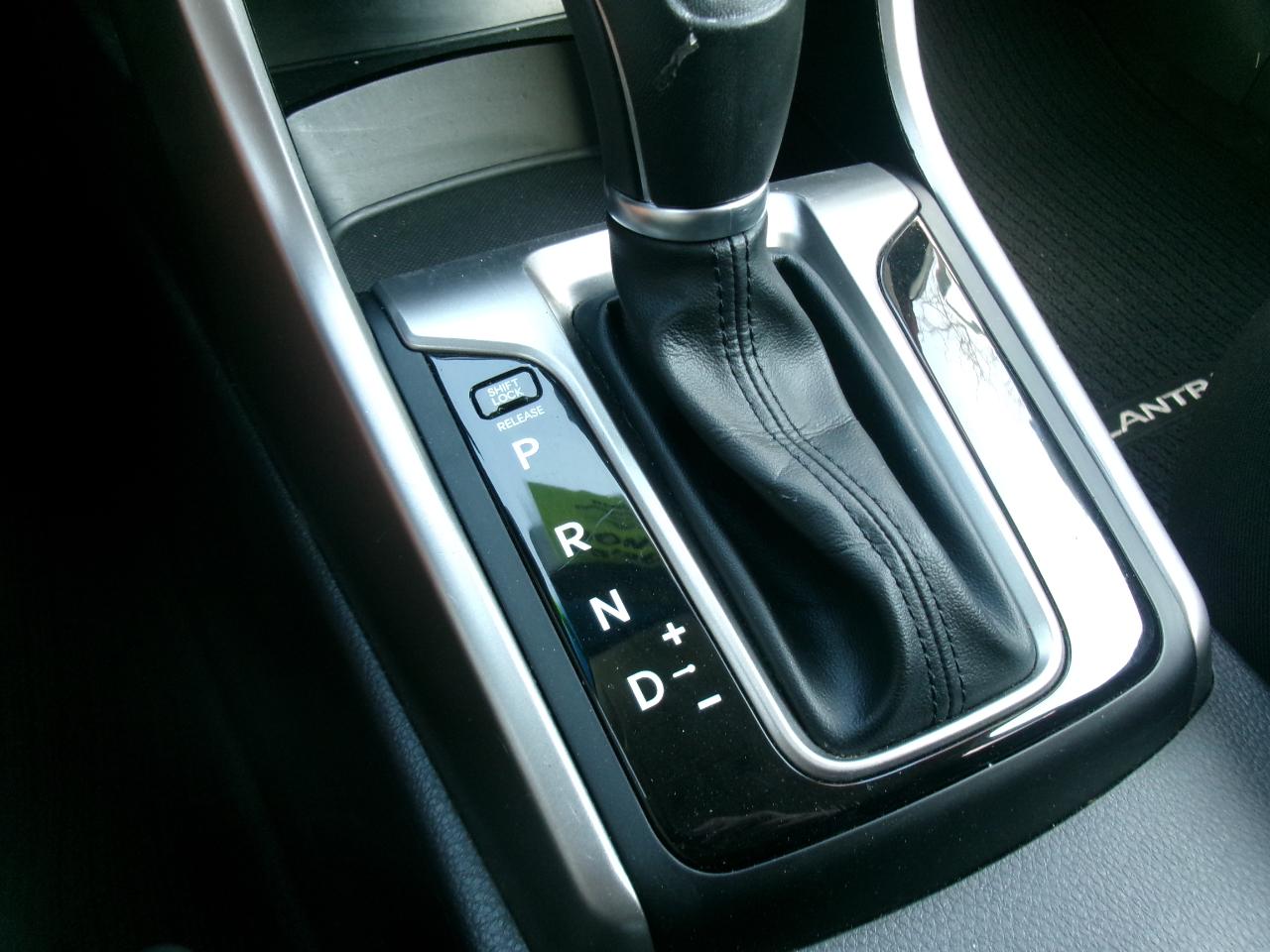 Hyundai Elantra GT A/T 2017