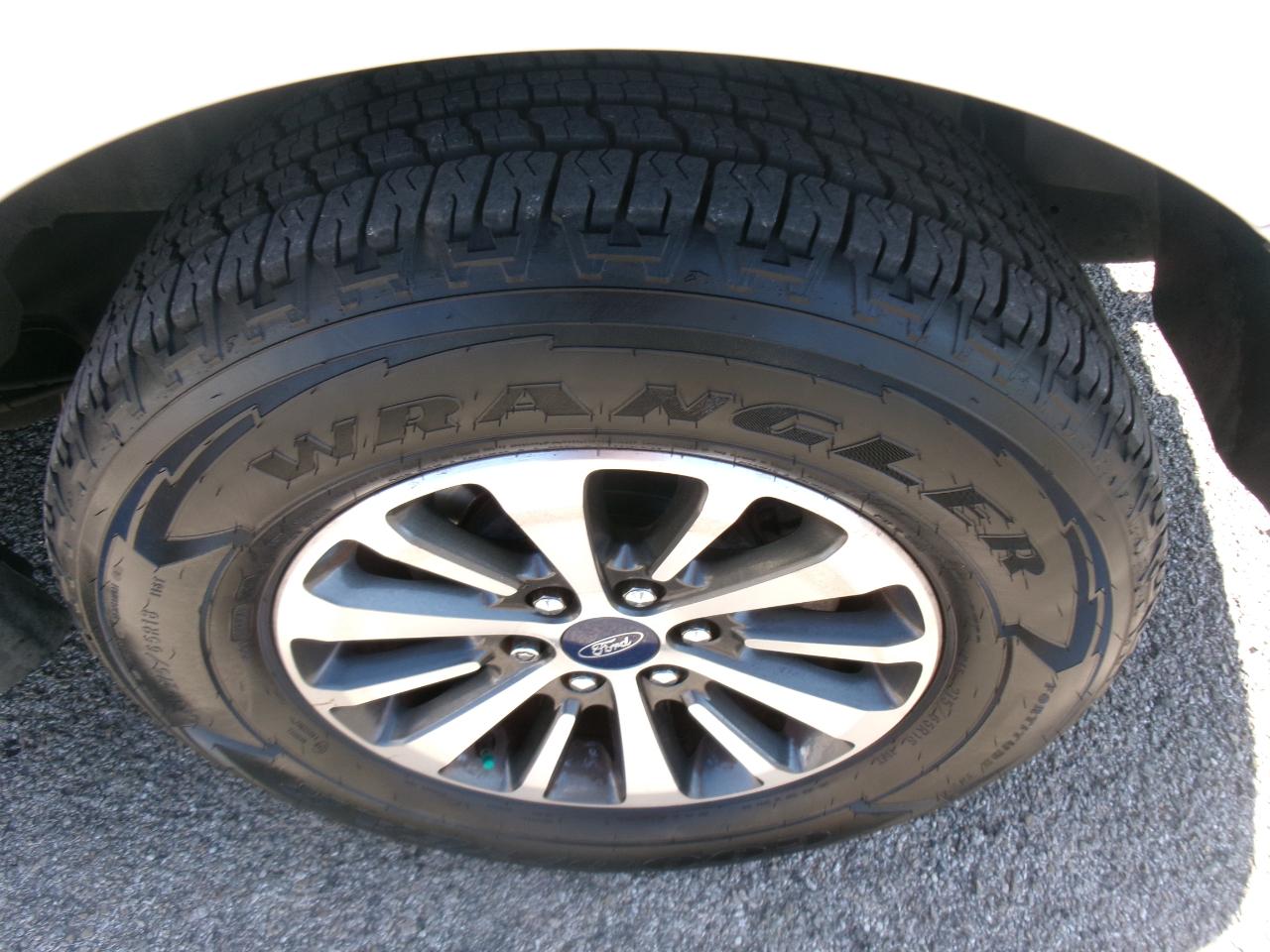 Ford Expedition XLT 2WD 2015