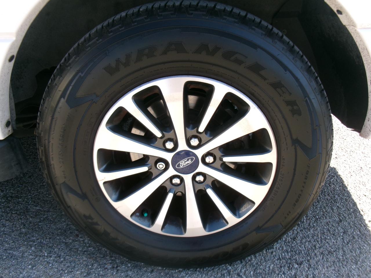 Ford Expedition XLT 2WD 2015