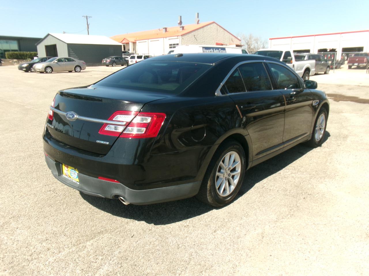 Ford Taurus SE FWD 2014