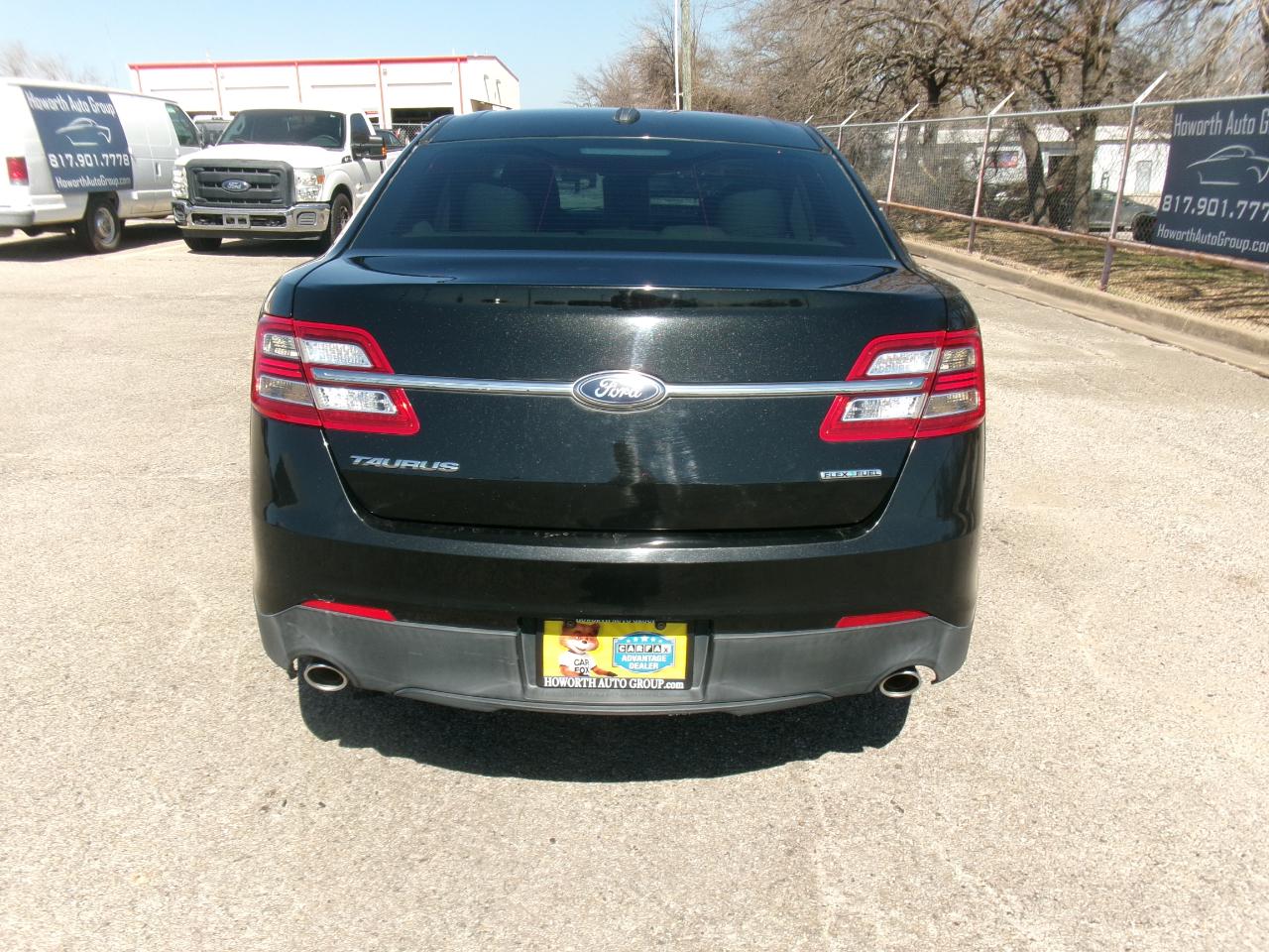 Ford Taurus SE FWD 2014