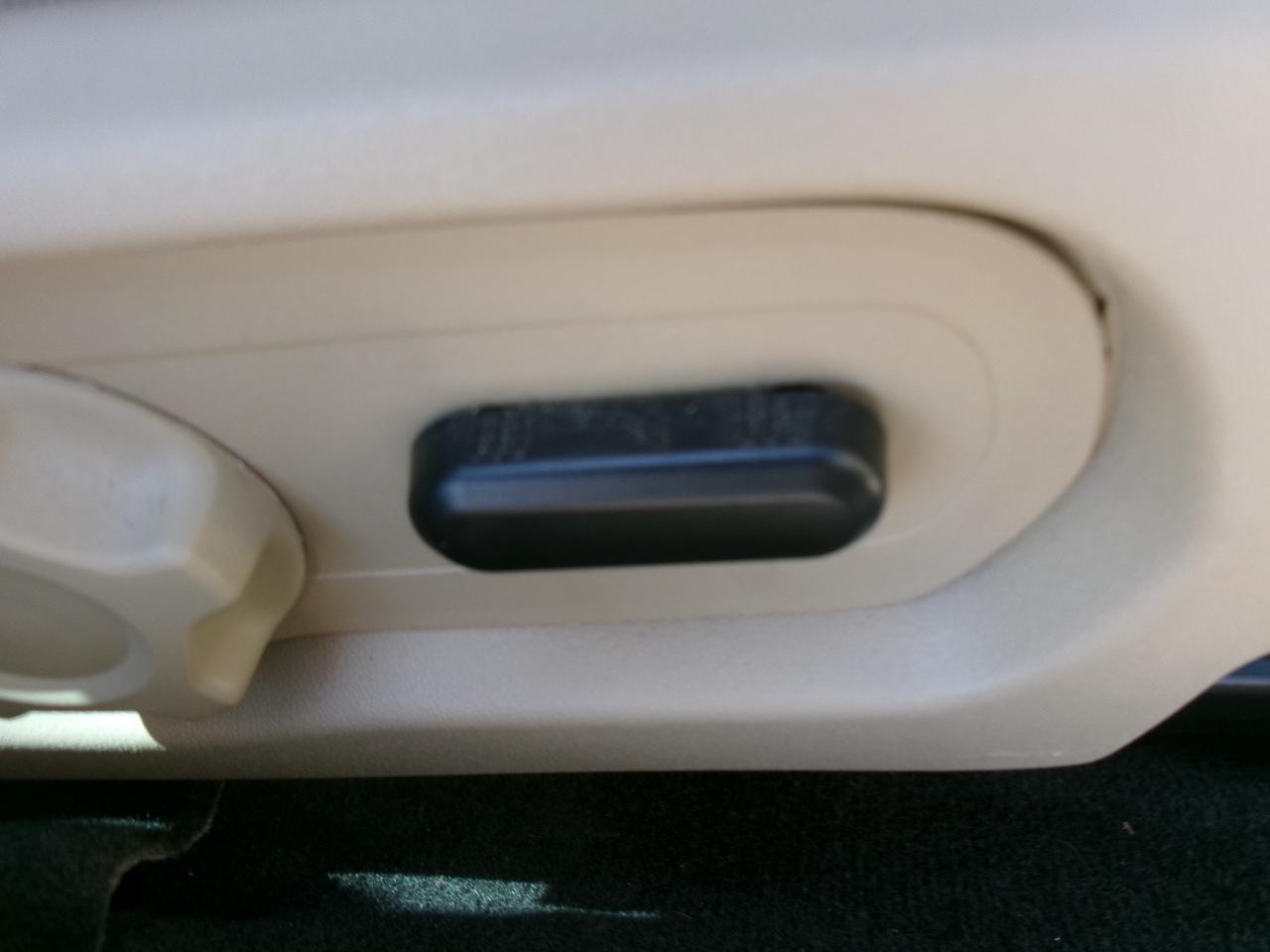 Ford Taurus SE FWD 2014