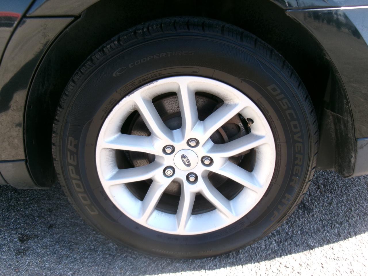 Ford Taurus SE FWD 2014