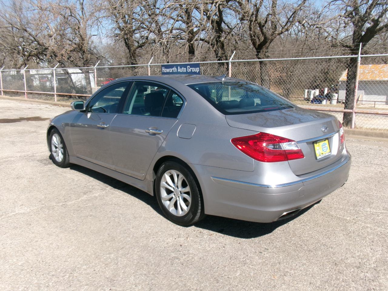 Hyundai Genesis 3.8L 2013