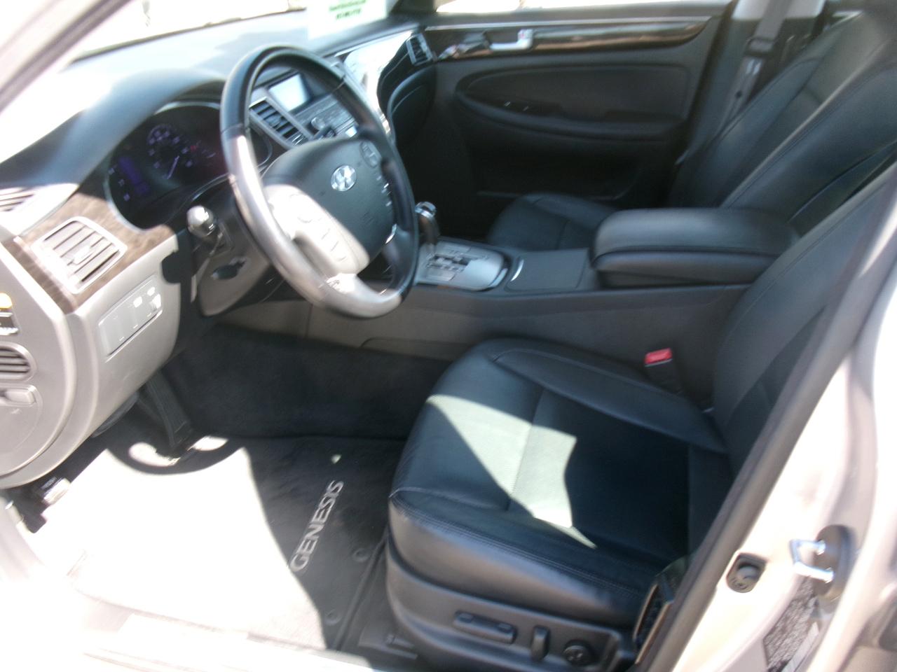 Hyundai Genesis 3.8L 2013