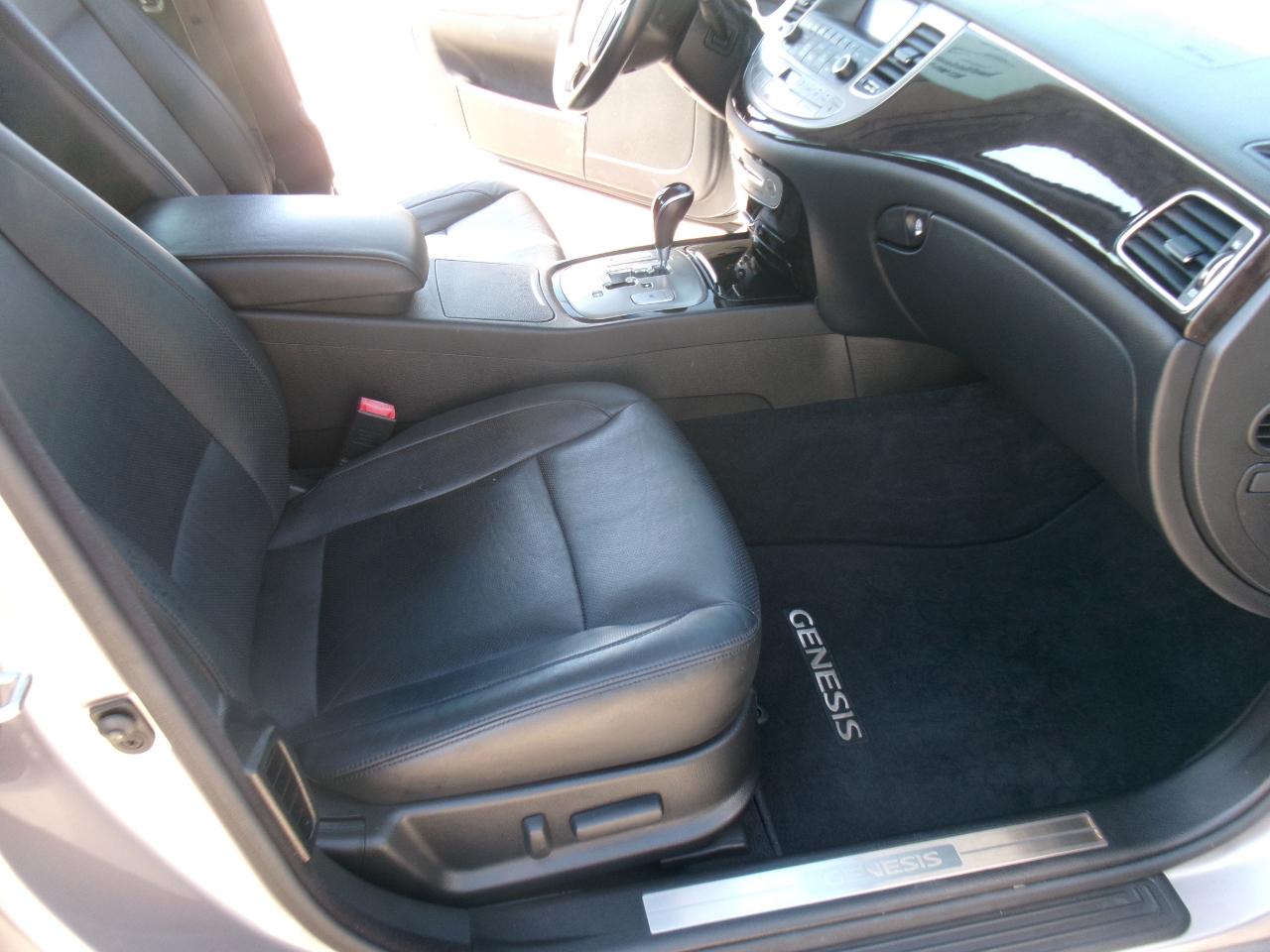Hyundai Genesis 3.8L 2013