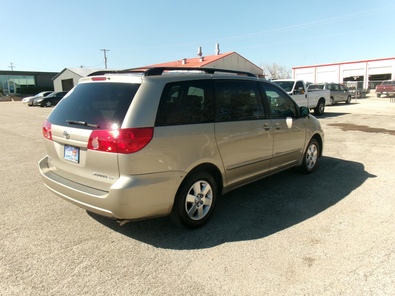 Toyota Sienna LE FWD 8-Passenger Seating 2008