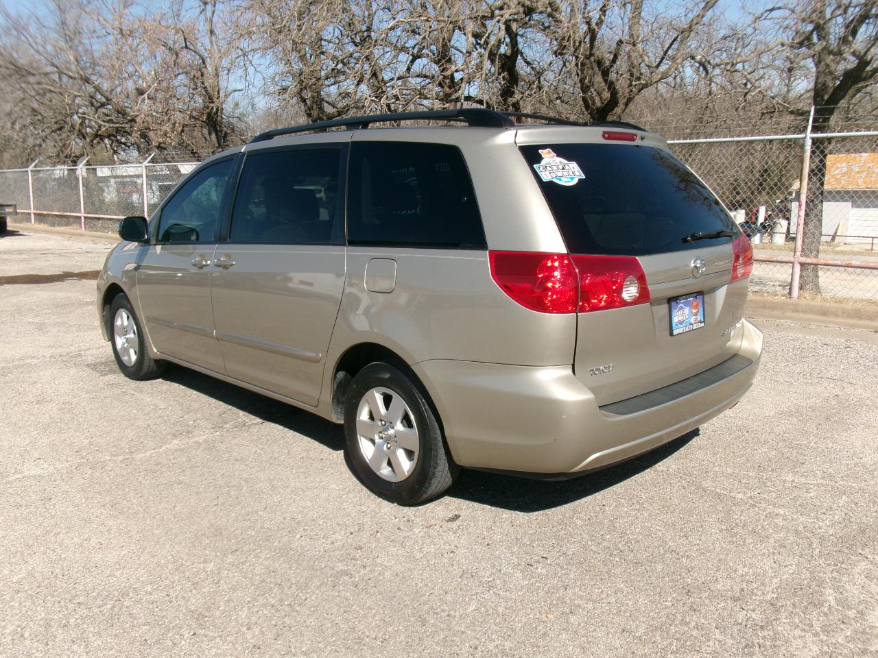 Toyota Sienna LE FWD 8-Passenger Seating 2008