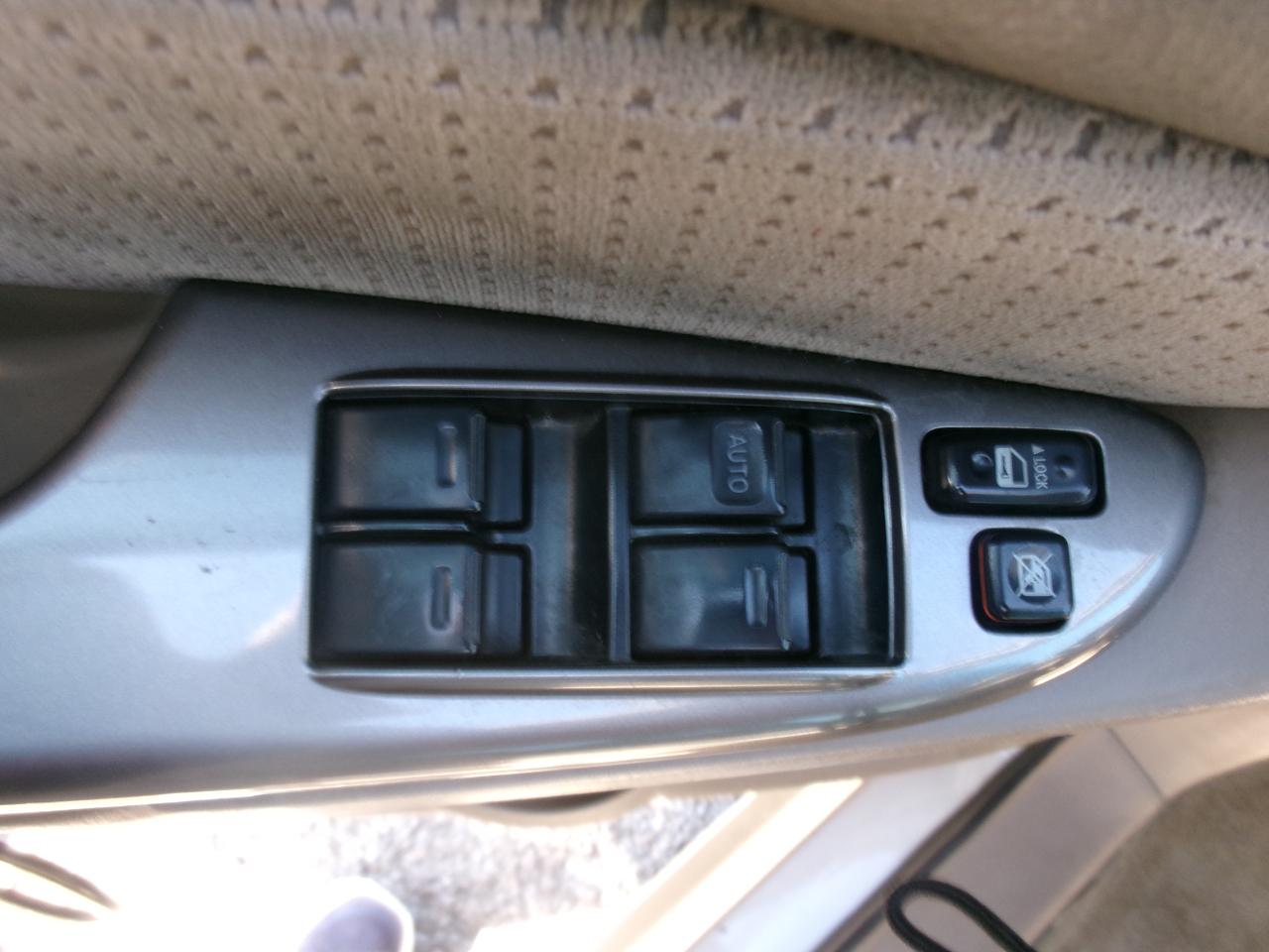 Toyota Sienna LE FWD 8-Passenger Seating 2008