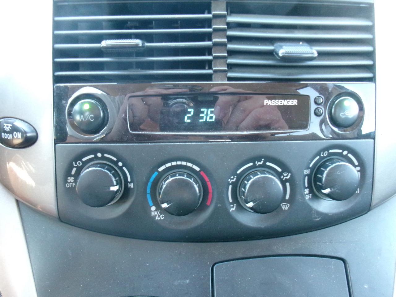 Toyota Sienna LE FWD 8-Passenger Seating 2008