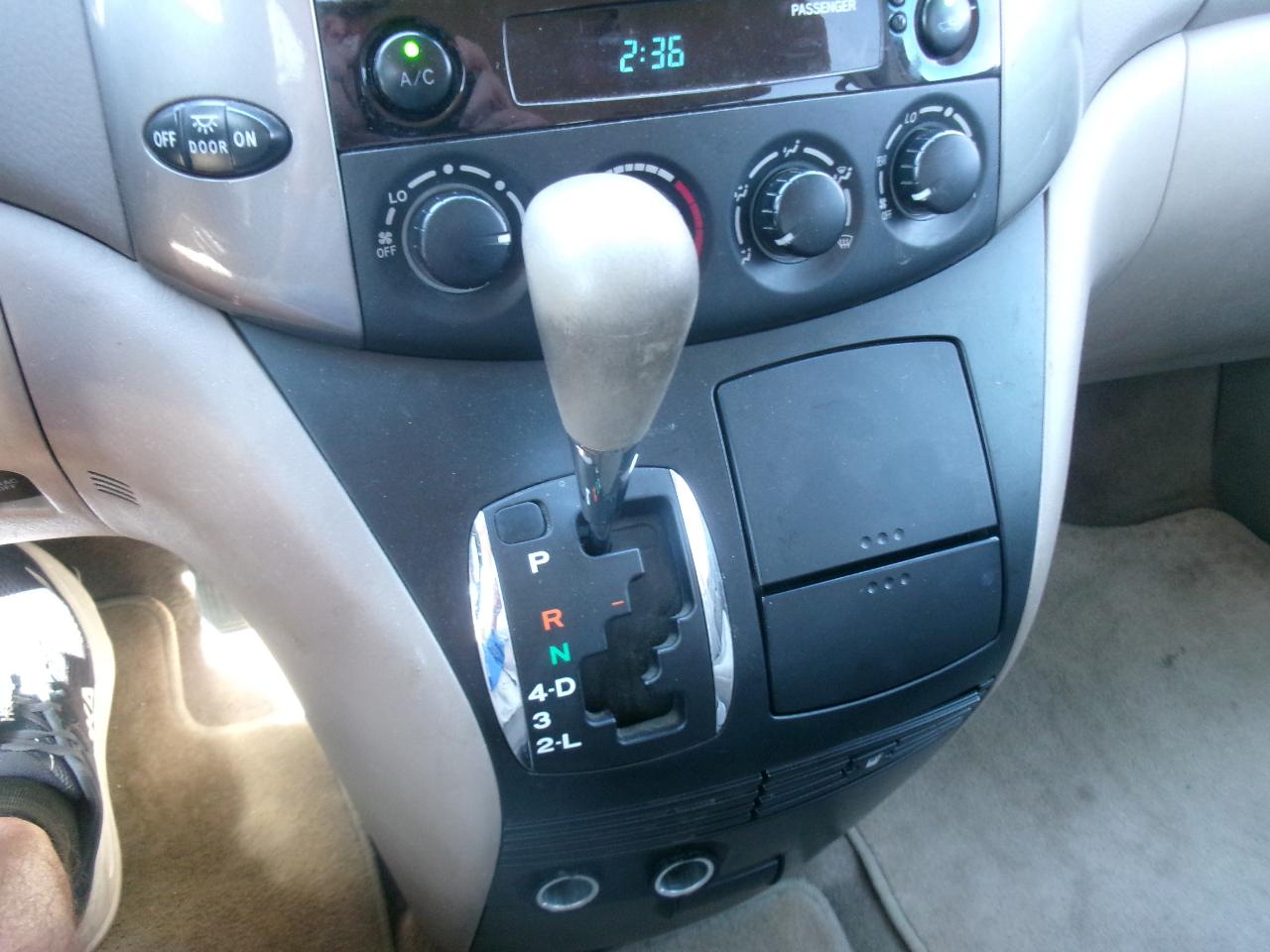 Toyota Sienna LE FWD 8-Passenger Seating 2008