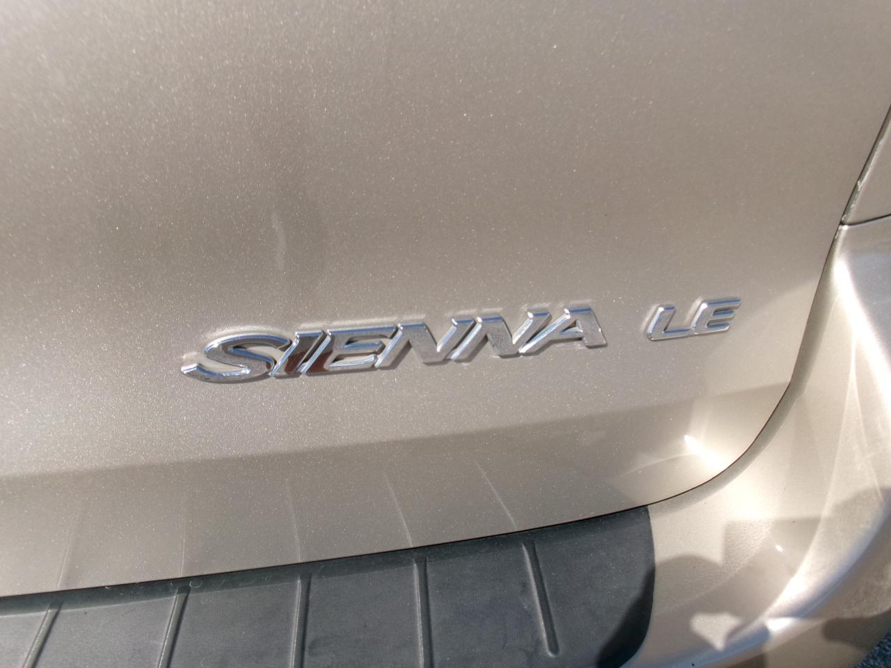 Toyota Sienna LE FWD 8-Passenger Seating 2008