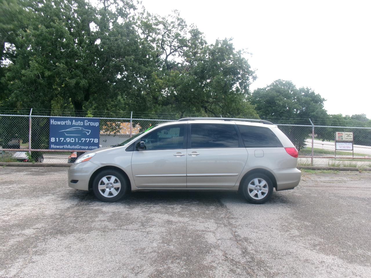 Toyota Sienna LE FWD 8-Passenger Seating 2008