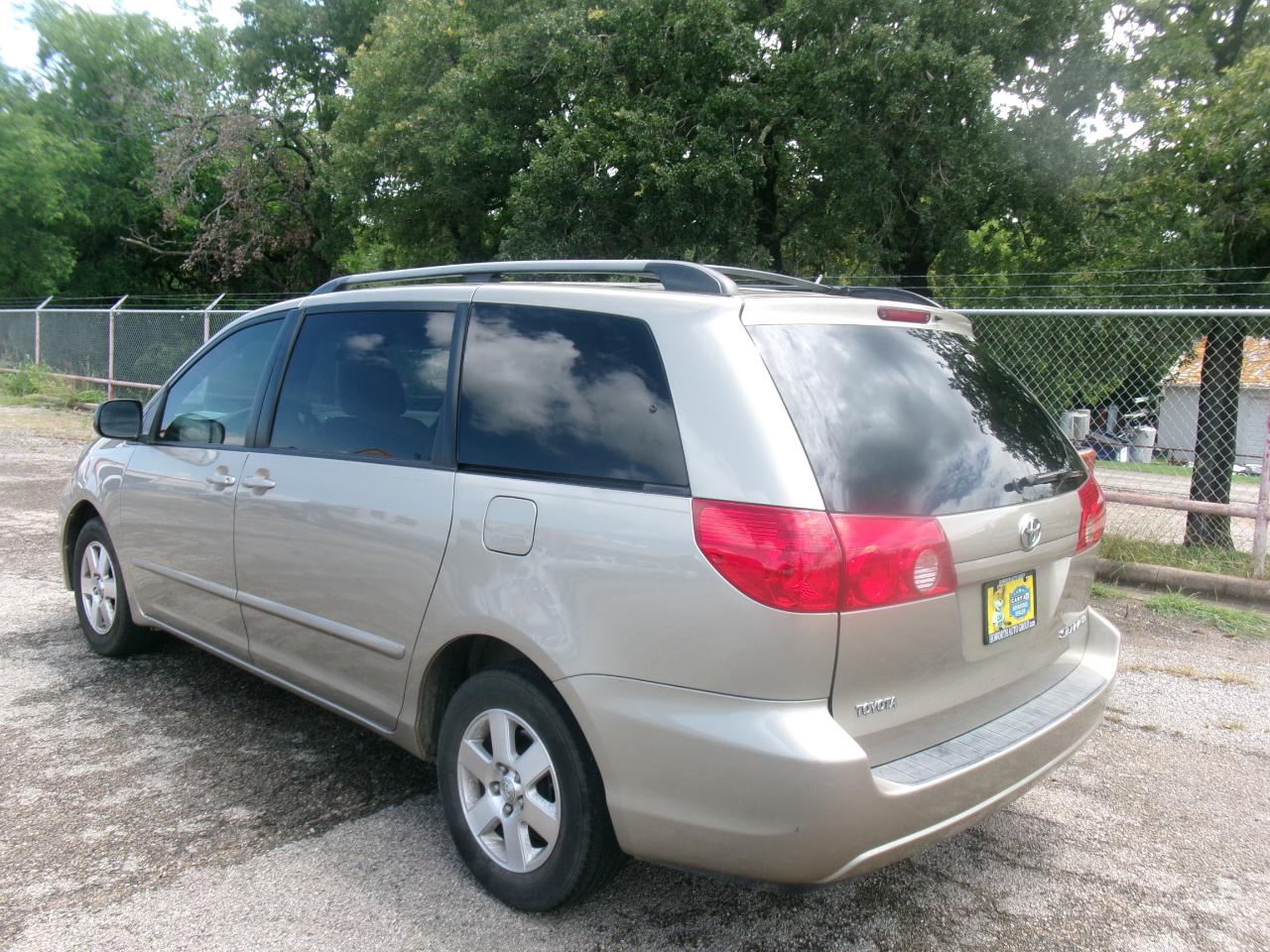 Toyota Sienna LE FWD 8-Passenger Seating 2008
