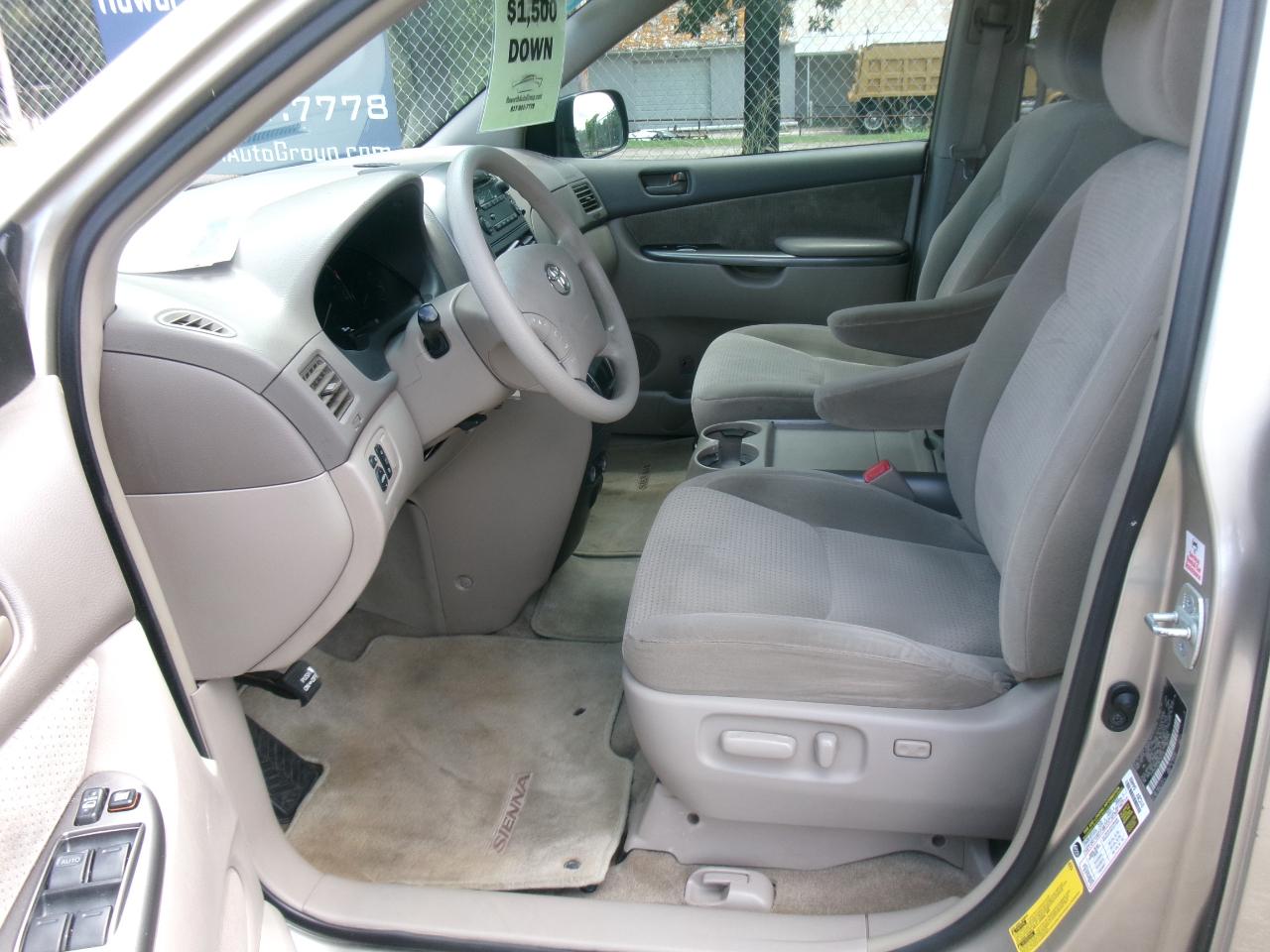 Toyota Sienna LE FWD 8-Passenger Seating 2008