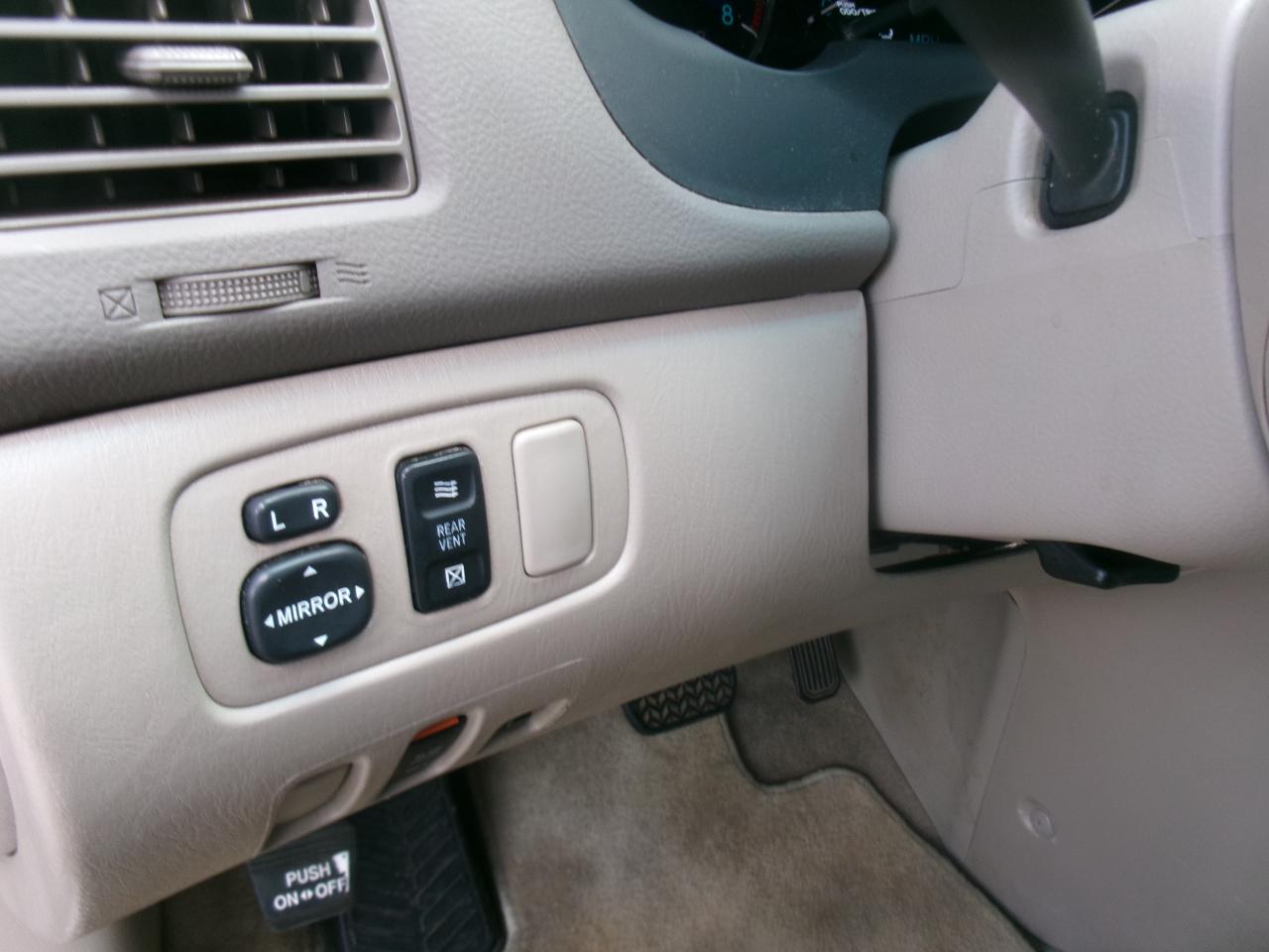 Toyota Sienna LE FWD 8-Passenger Seating 2008