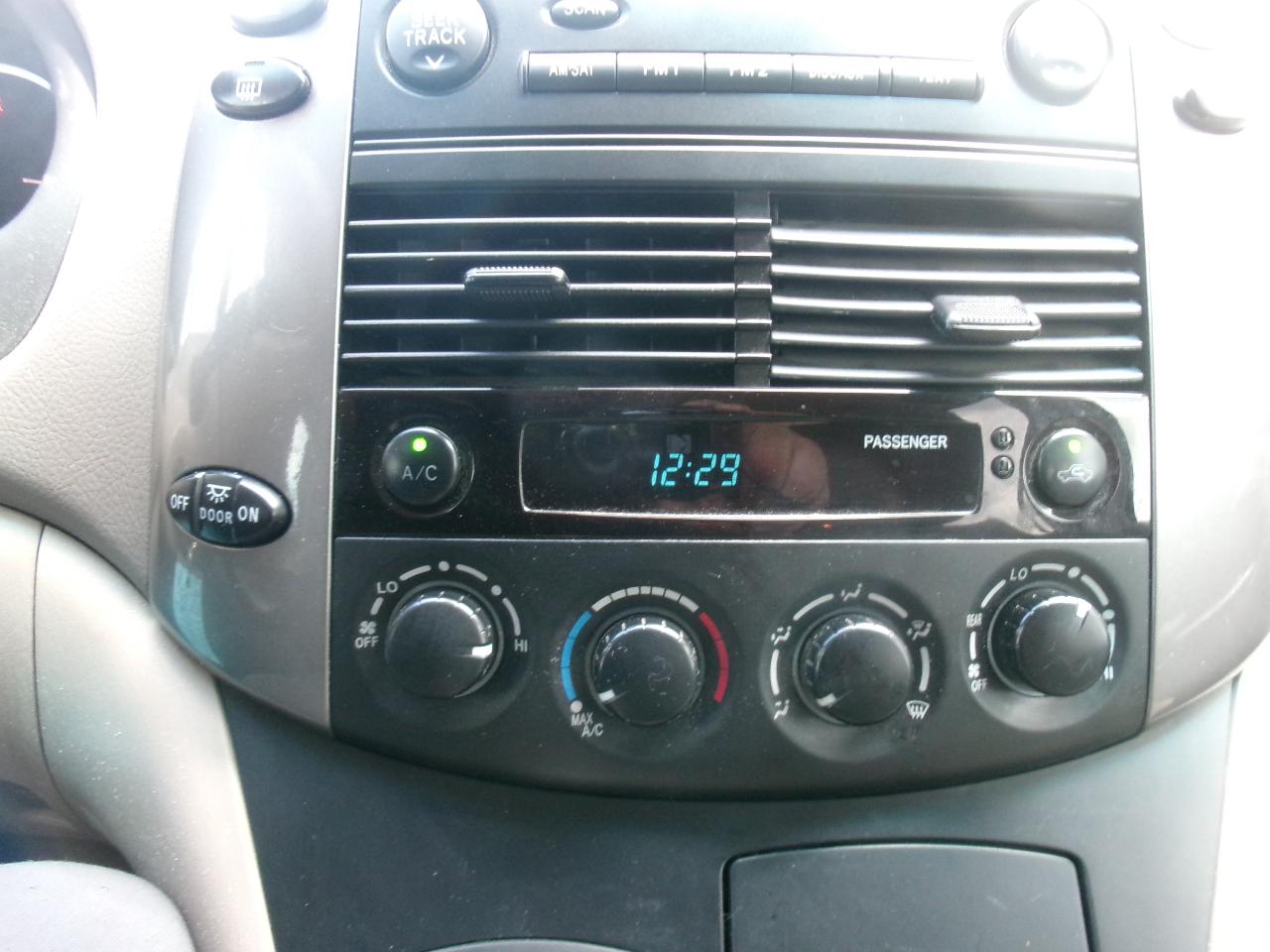 Toyota Sienna LE FWD 8-Passenger Seating 2008
