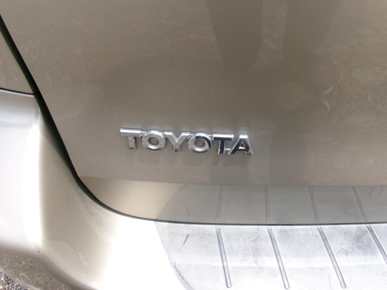 Toyota Sienna LE FWD 8-Passenger Seating 2008