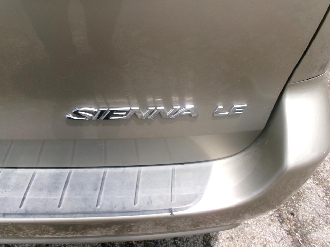 Toyota Sienna LE FWD 8-Passenger Seating 2008