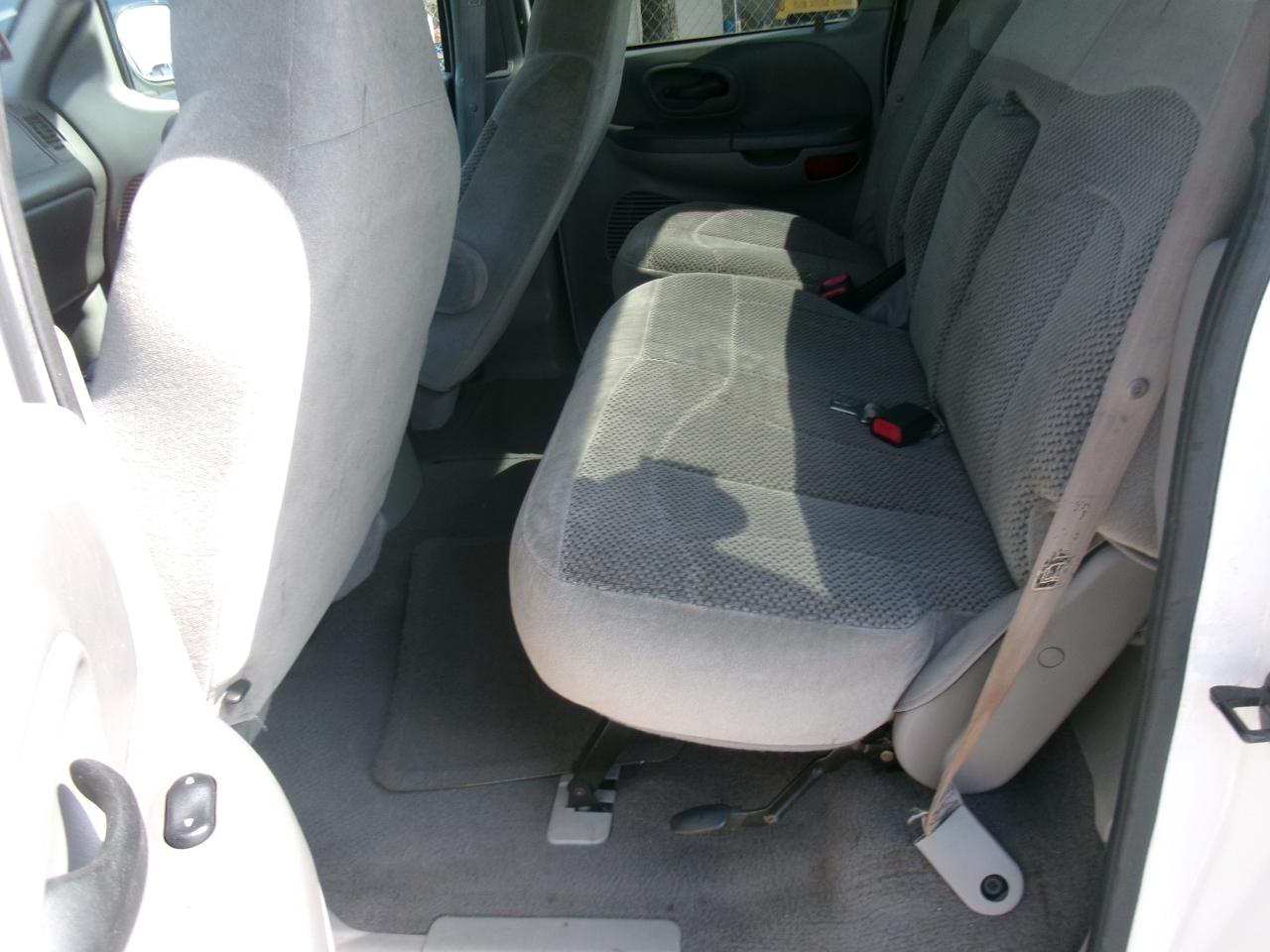 Ford F-150 XLT SuperCrew 2WD 2001