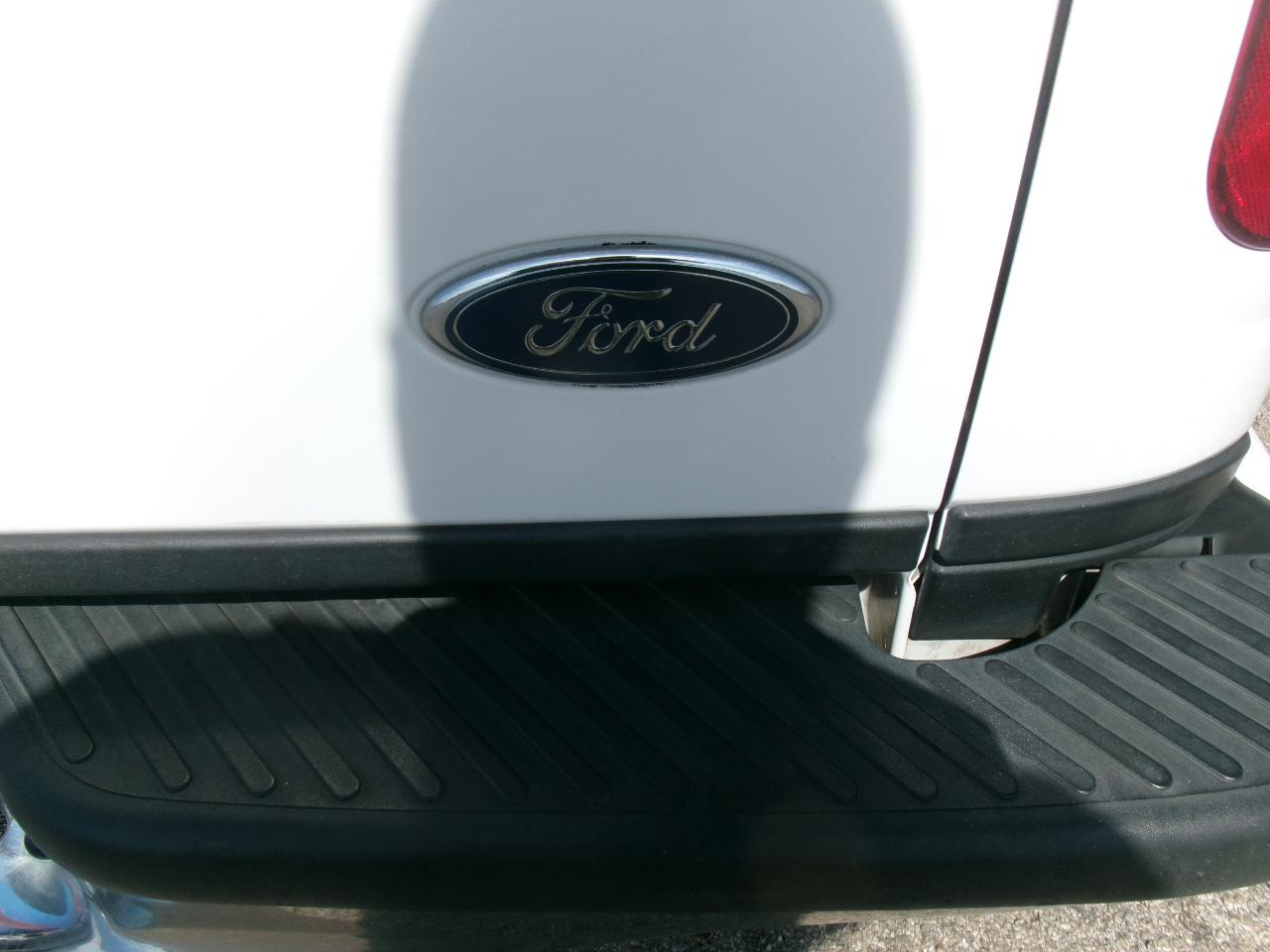 Ford F-150 XLT SuperCrew 2WD 2001