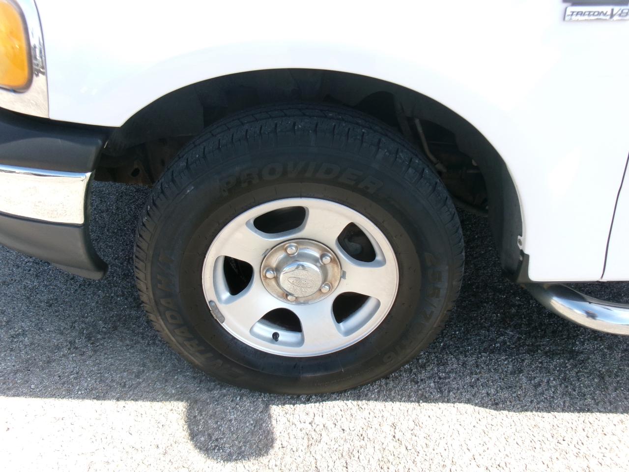 Ford F-150 XLT SuperCrew 2WD 2001