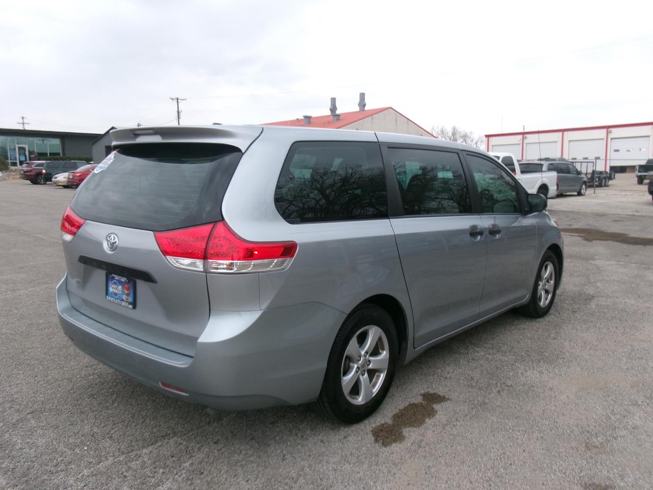 Toyota Sienna FWD 7-Passenger V6 2014