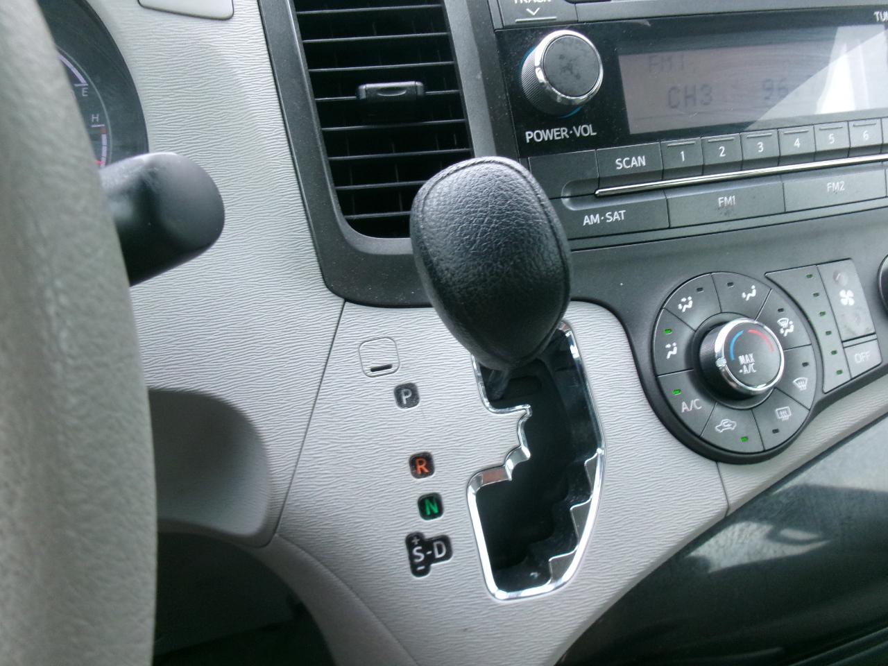 Toyota Sienna FWD 7-Passenger V6 2014