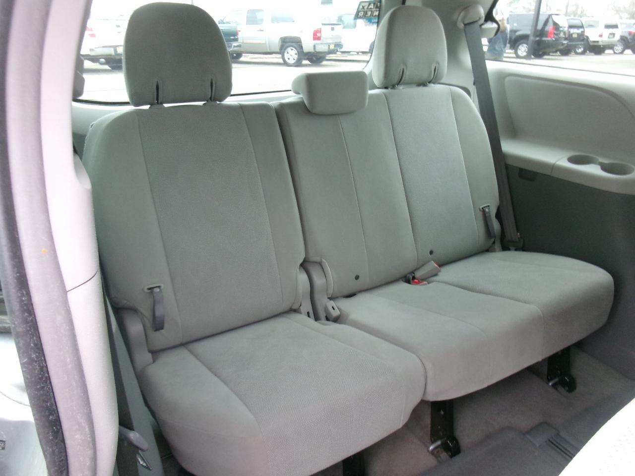Toyota Sienna FWD 7-Passenger V6 2014