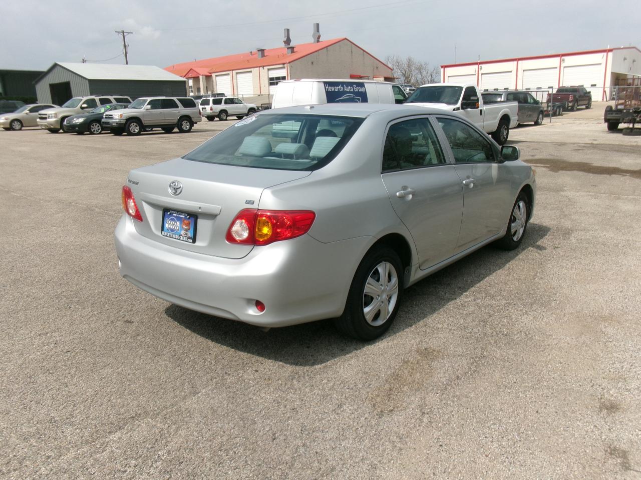 Toyota Corolla LE 2010