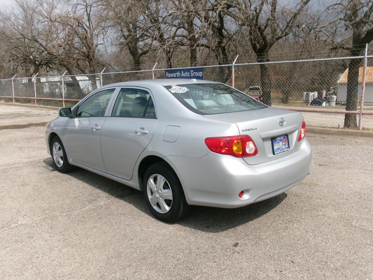 Toyota Corolla LE 2010