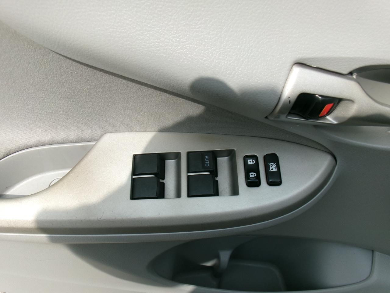 Toyota Corolla LE 2010