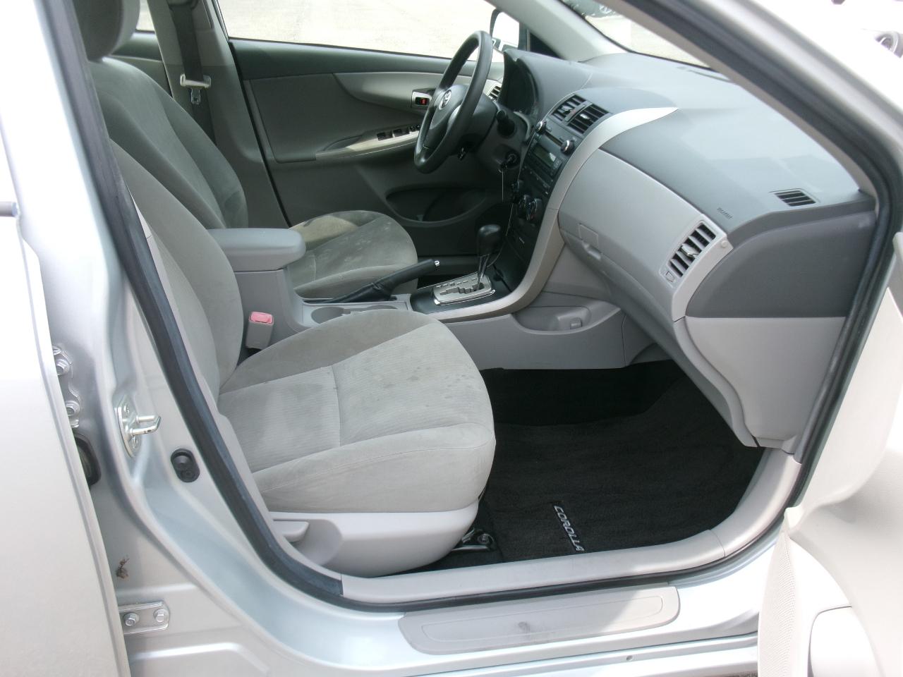 Toyota Corolla LE 2010