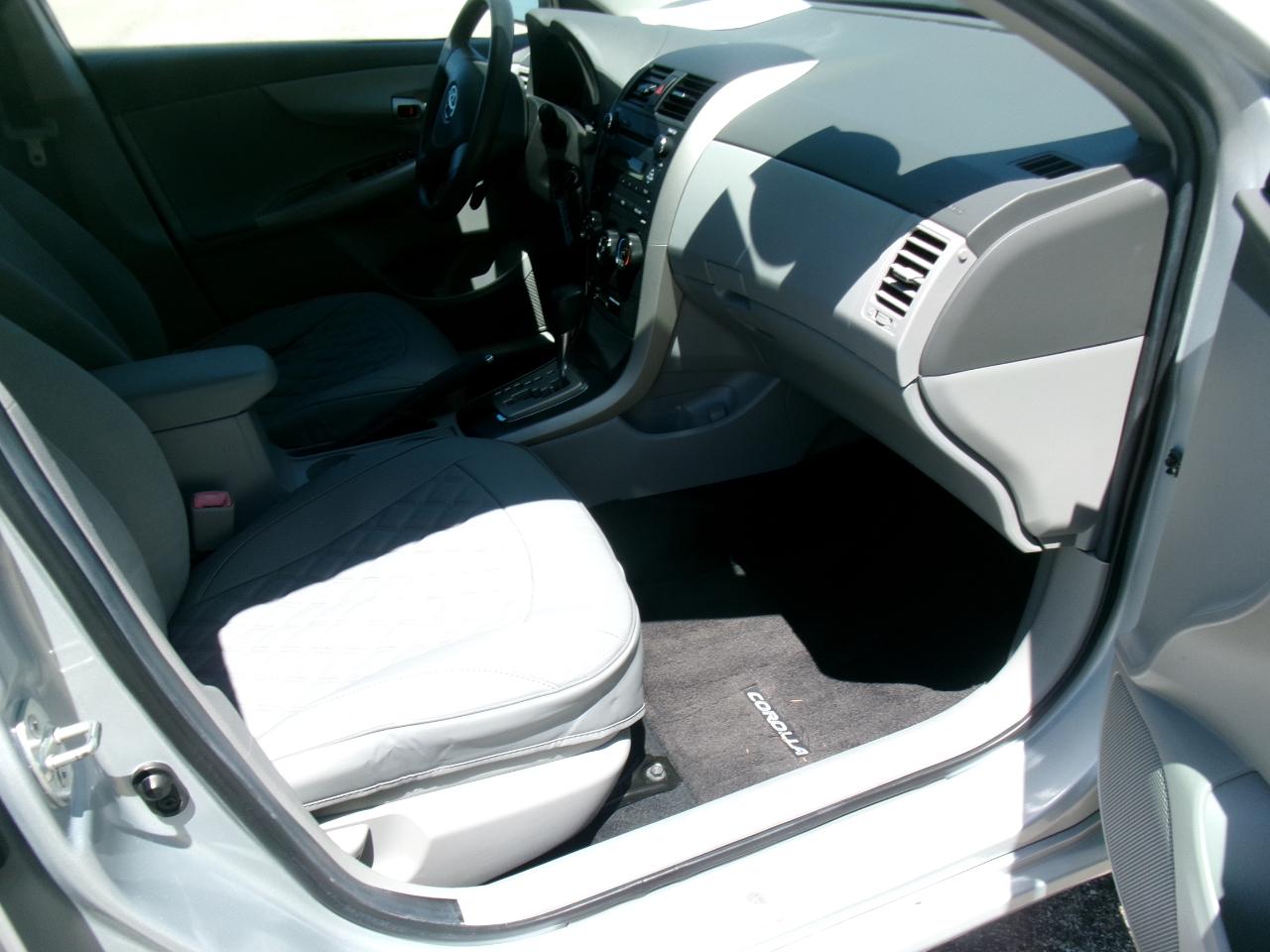 Toyota Corolla LE 2010