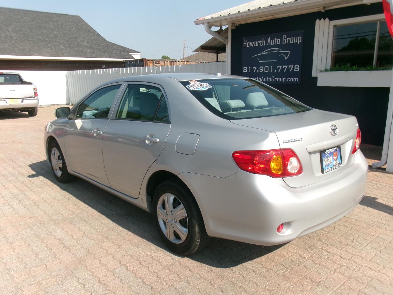 Toyota Corolla LE 2010