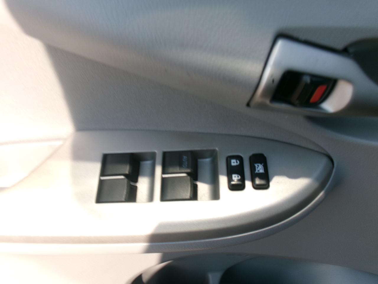 Toyota Corolla LE 2010