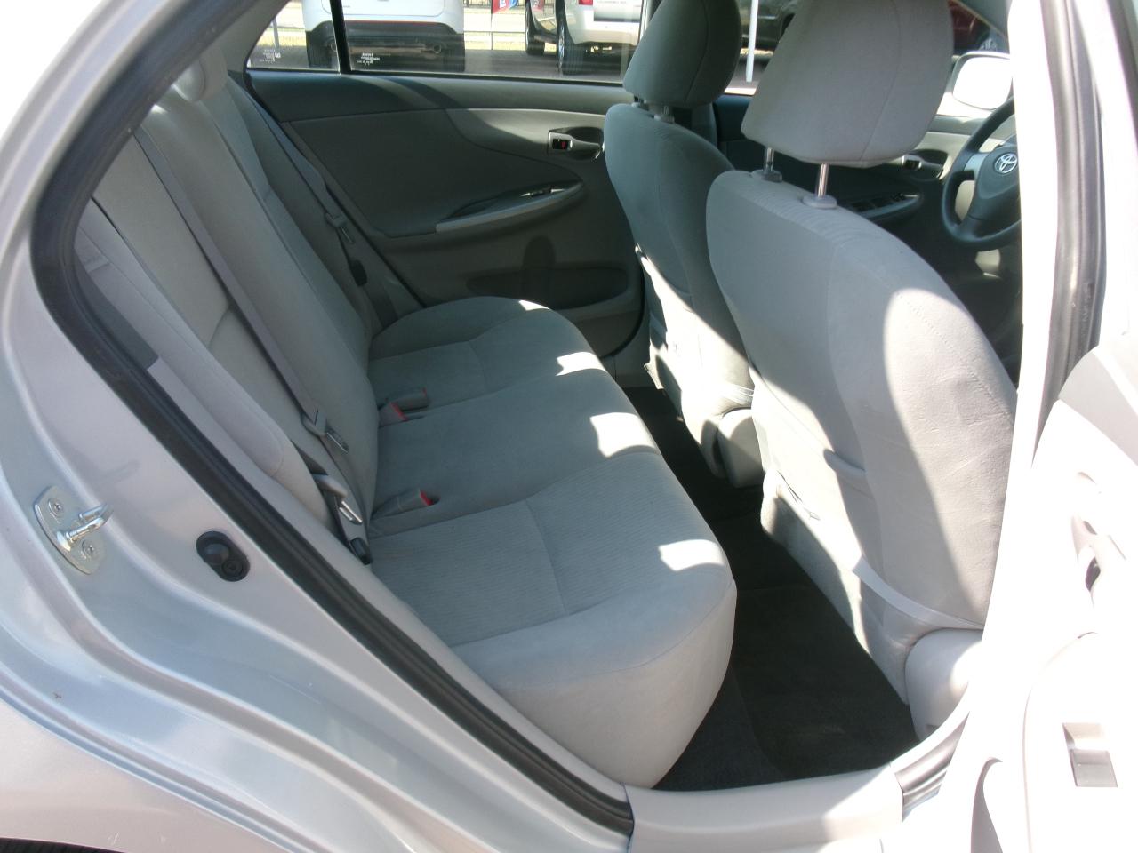 Toyota Corolla LE 2010